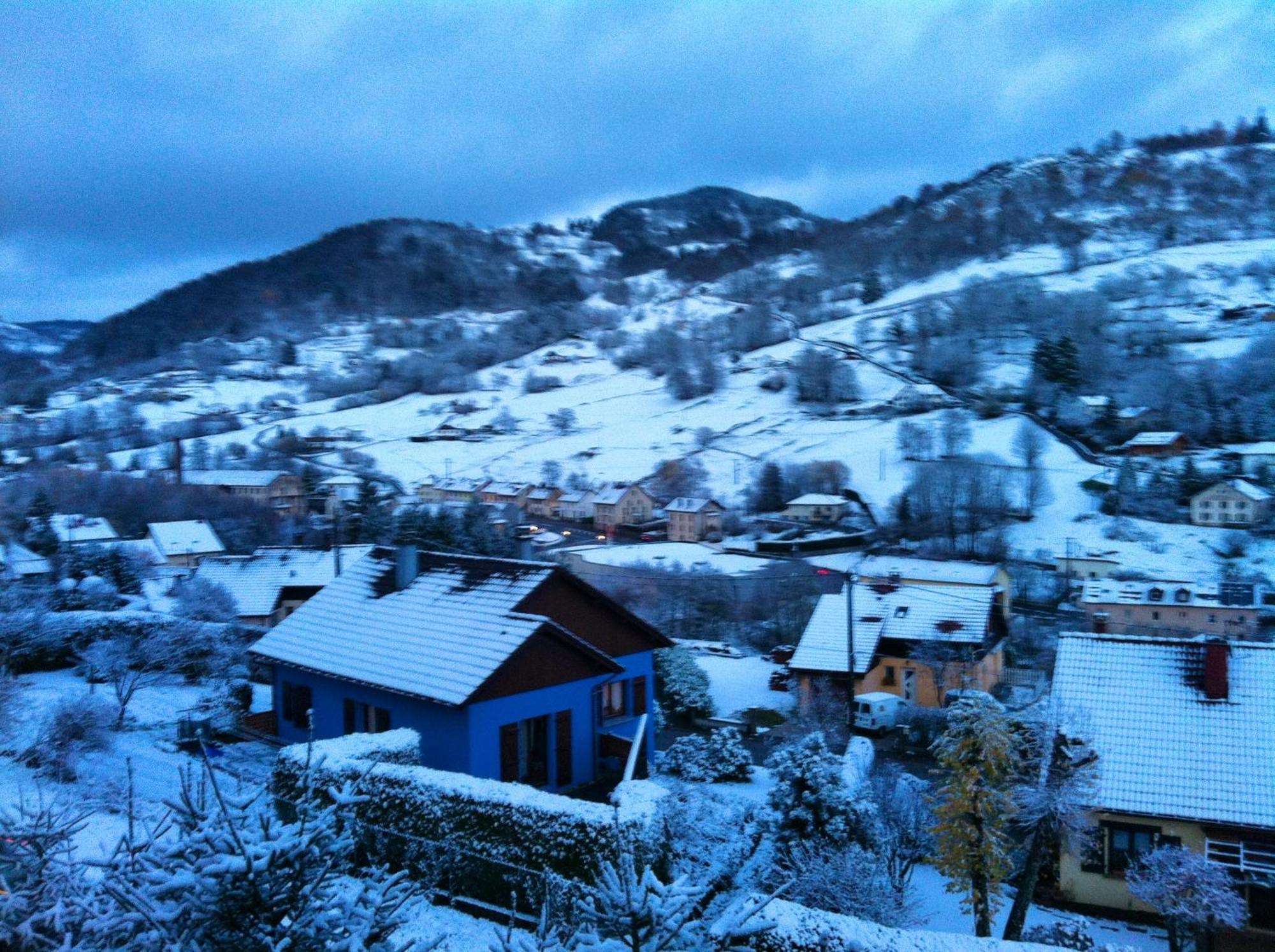 Appartement Cosy A Cornimont 30 M² Avec Terrasse Et Vue Montagne Exterior foto